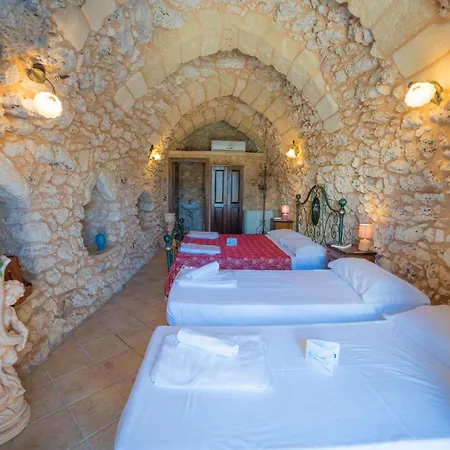 Masseria Relais Saraceno With Pool - Happy