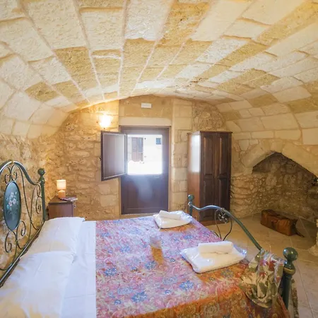 Villa Masseria Relais Saraceno With Pool - Happy